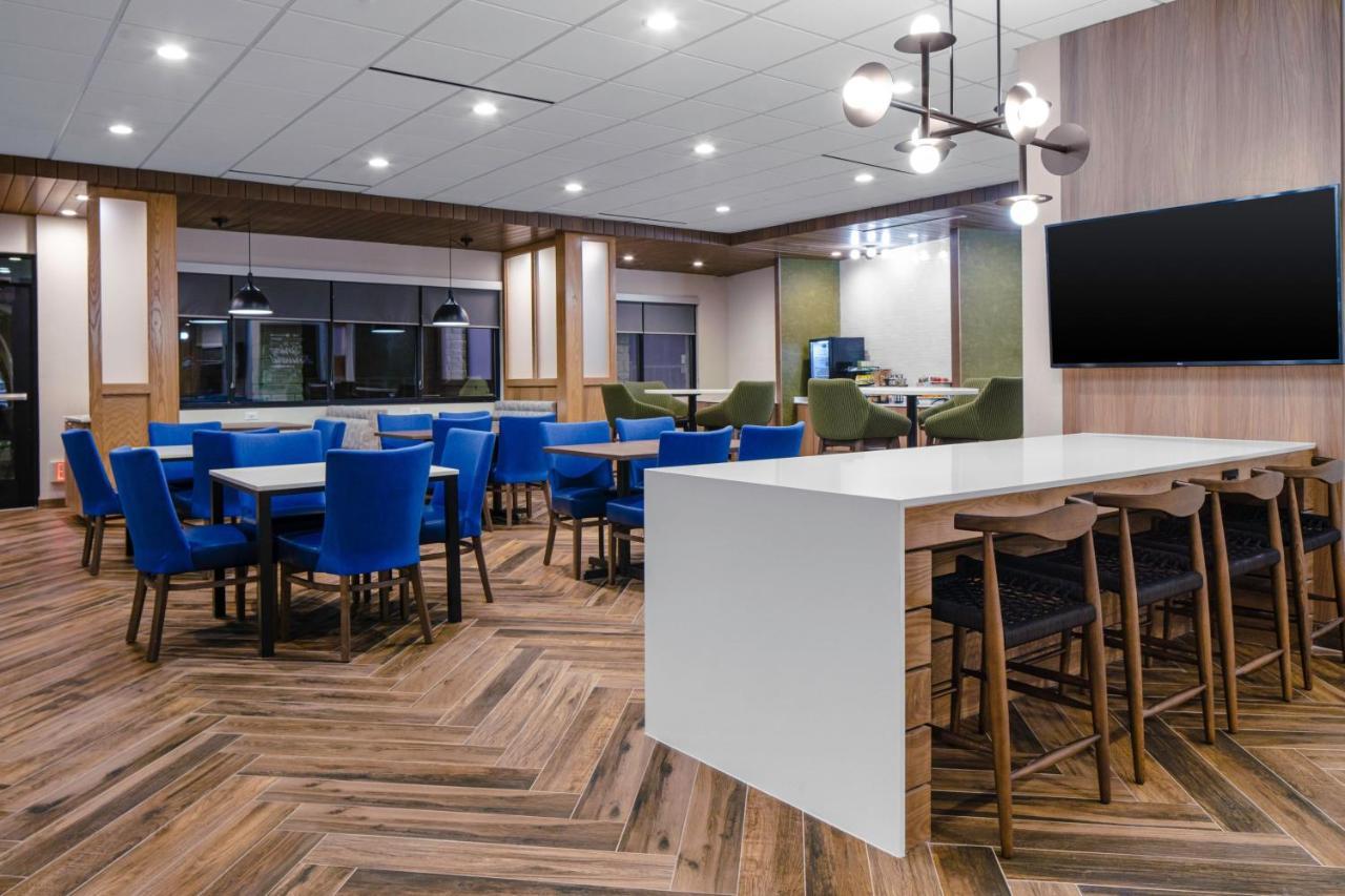 Fairfield Inn & Suites By Marriott Corinth South Denton Area Экстерьер фото