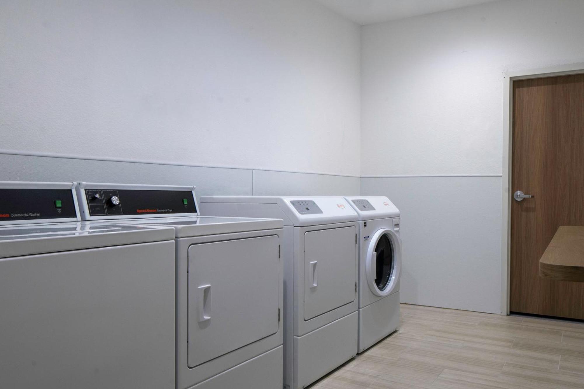 Fairfield Inn & Suites By Marriott Corinth South Denton Area Экстерьер фото
